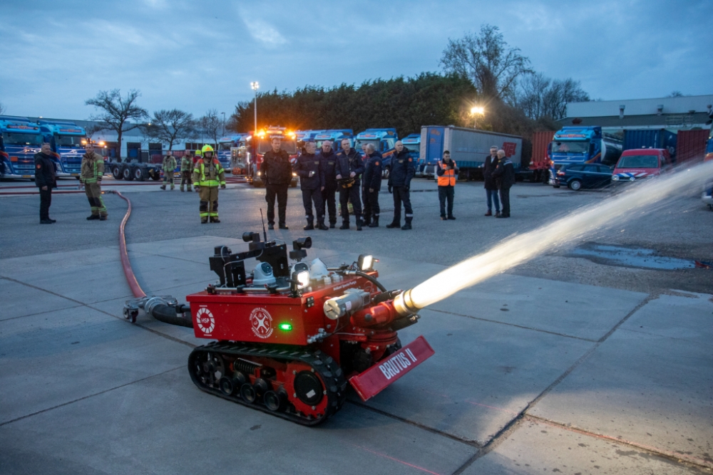 Loodsen vol rook bij grote brandweeroefening in Schiedam