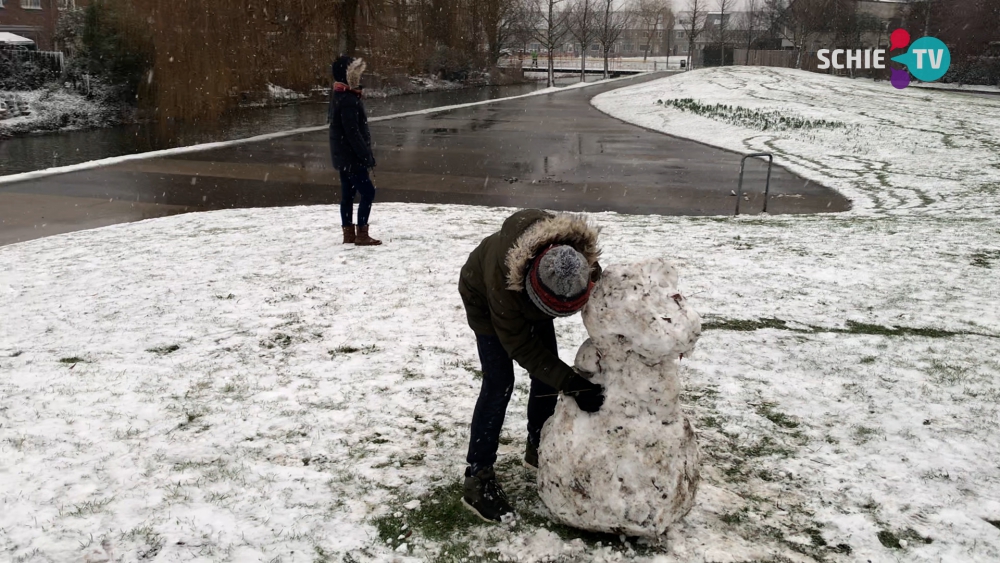 Na twee jaar eindelijk weer wat sneeuw in Schiedam