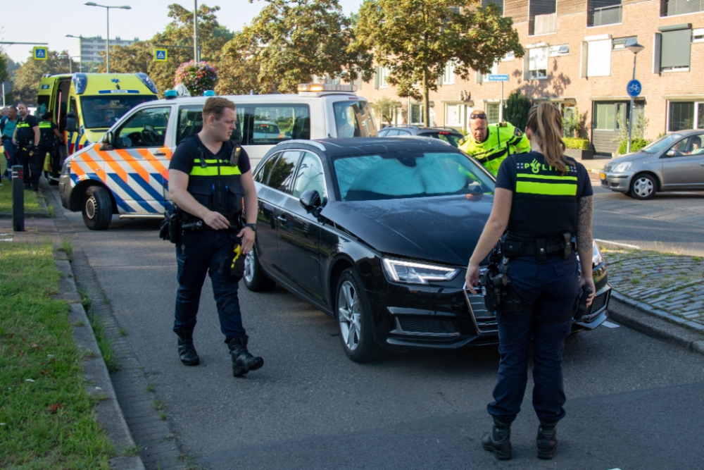 Fietsend jongetje aangereden door auto