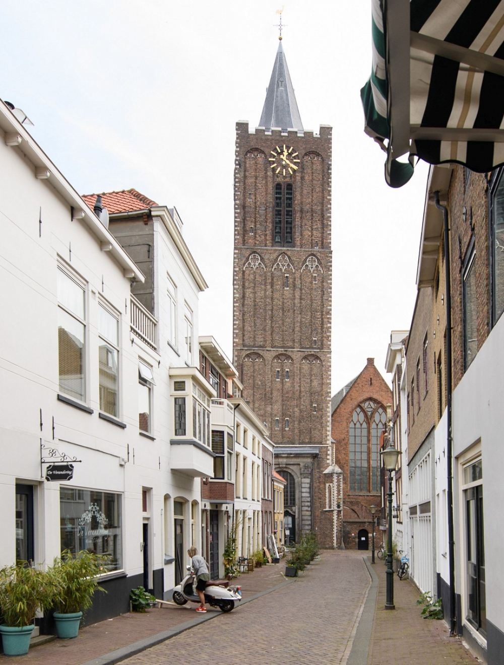 Schilderwerkzaamheden in toren Grote of St. Janskerk