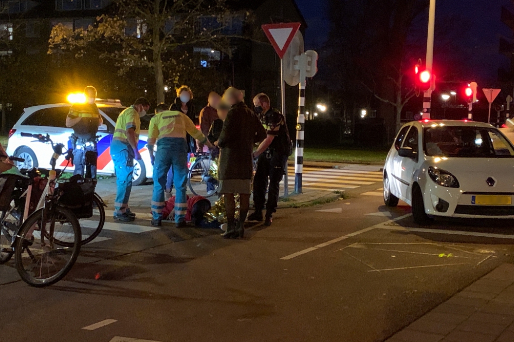 Vrouw gewond bij aanrijding met auto