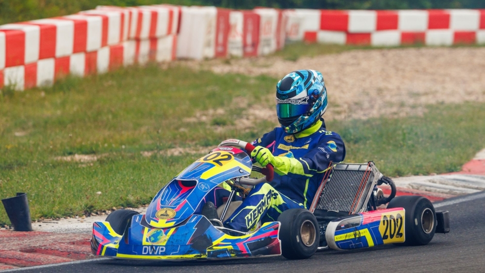 Schiedammer Jarno Hermans (20) Nederlands kampioen karten bij de senioren