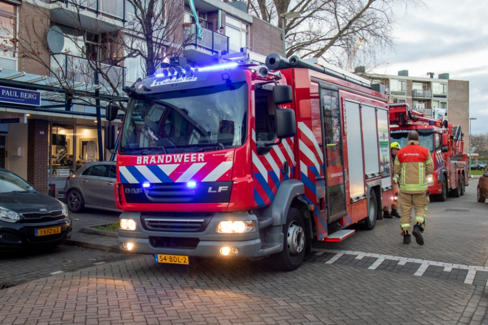 Brandweer met spoed naar bakkerij aan de Mgr. Nolenslaan; geen sprake van brand