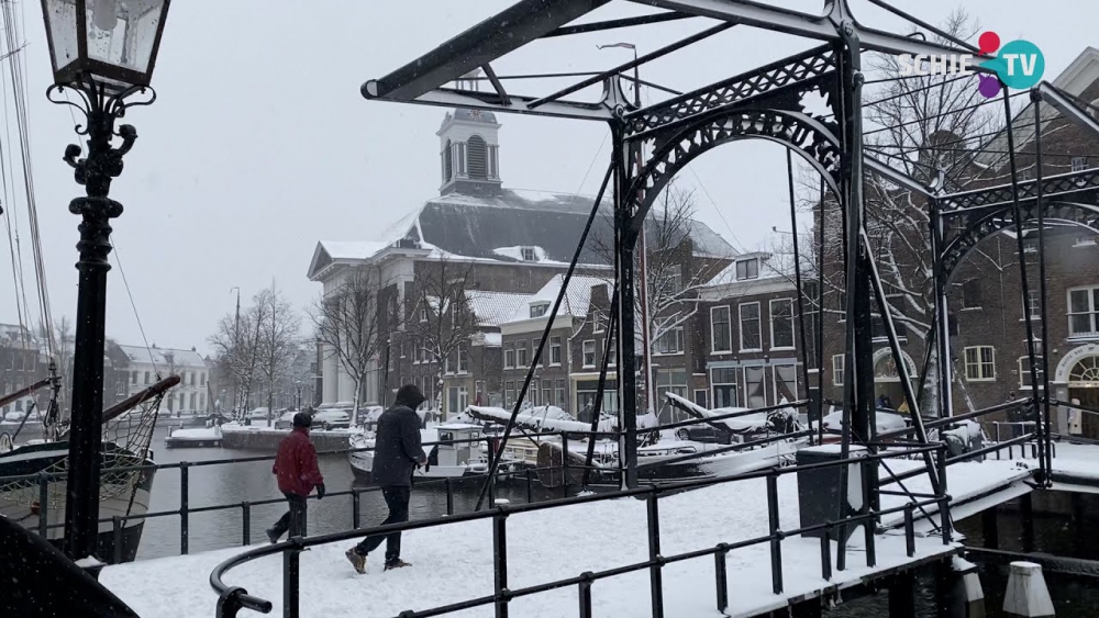 Gladheid door sneeuwbuien komende nacht