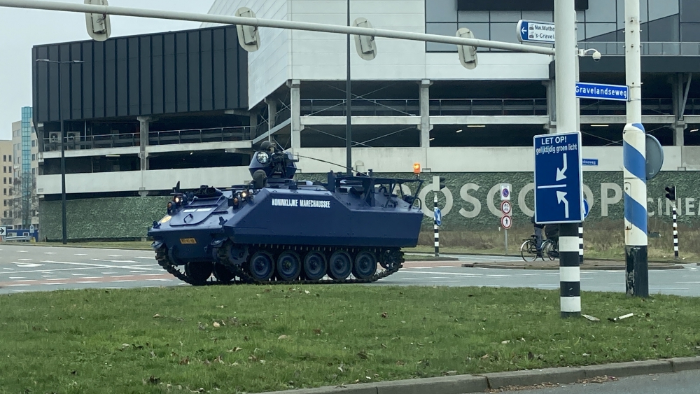 Waarom rijden er tanks in Schiedam?