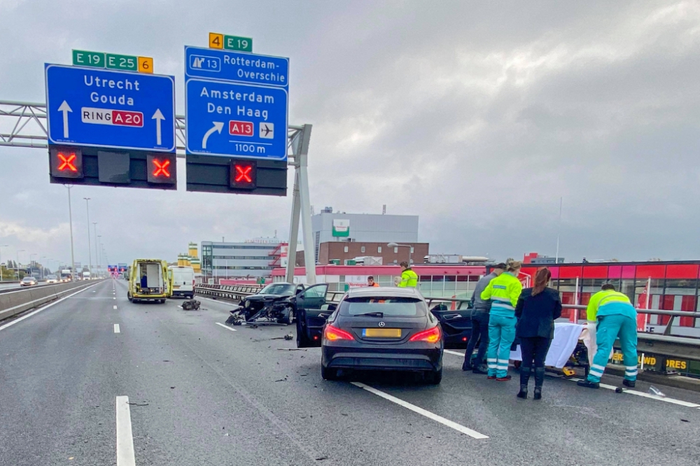 Snelweg A20 afgesloten na ongeval