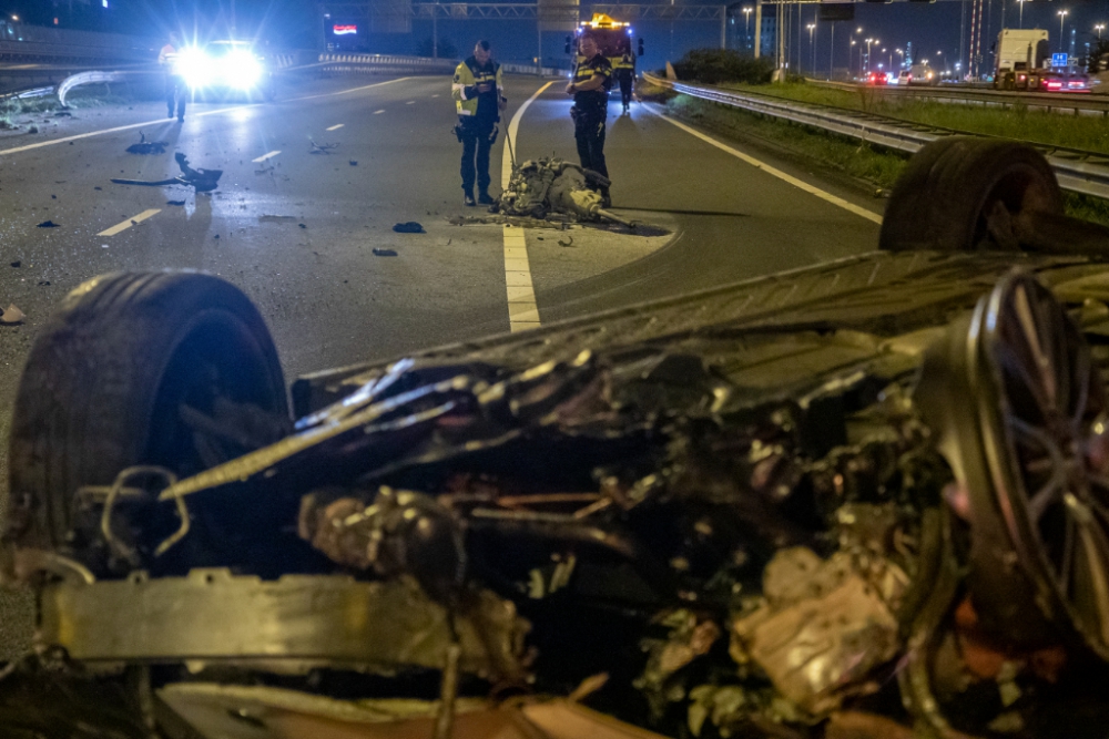 Enorme ravage op de snelweg na zwaar ongeval