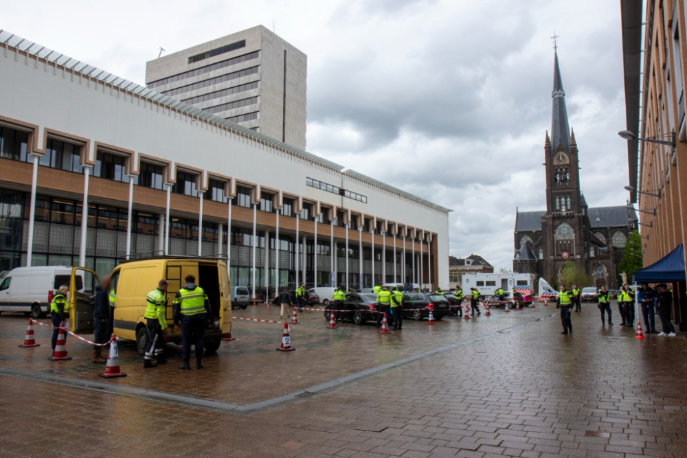 Grote controle, vooral op &#039;onverklaarbaar vermogen&#039;, in Schiedam Centrum