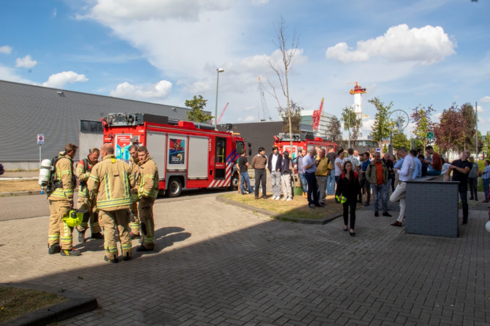 Kantoorpand Karel Doormanweg ontruimd na brandmelding