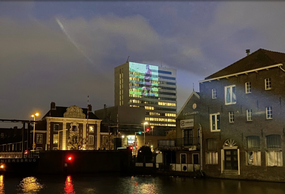 Stedelijk Museum gaat foto&#039;s van Schiedammers op Stadskantoor projecteren