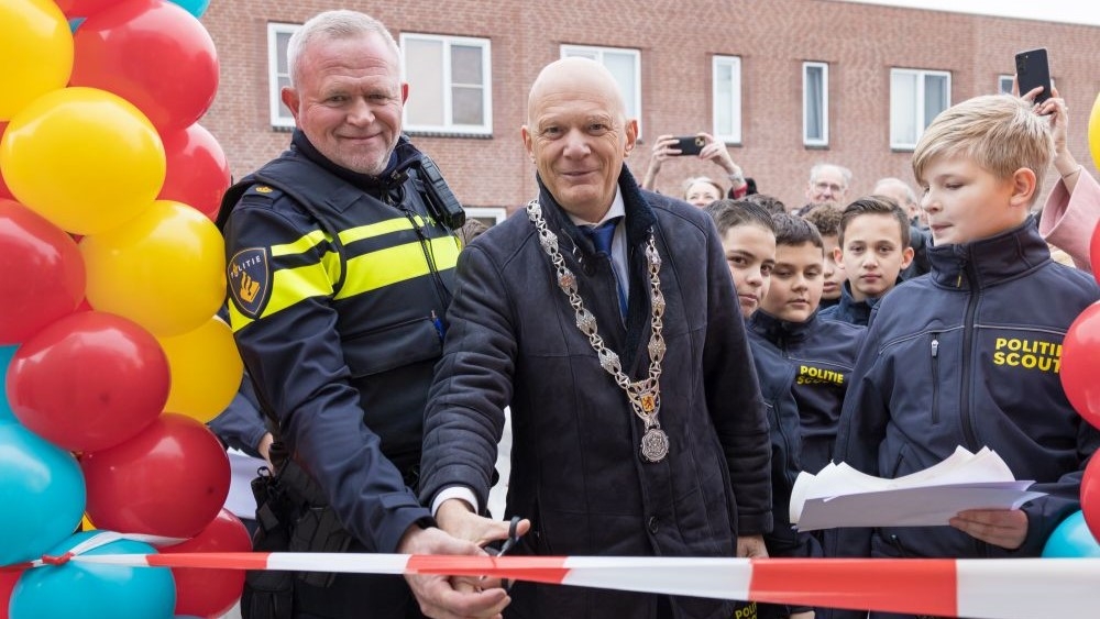 Kleine ‘politiepost’ geopend, moet veiligheidsgevoel in Westwijk vergroten