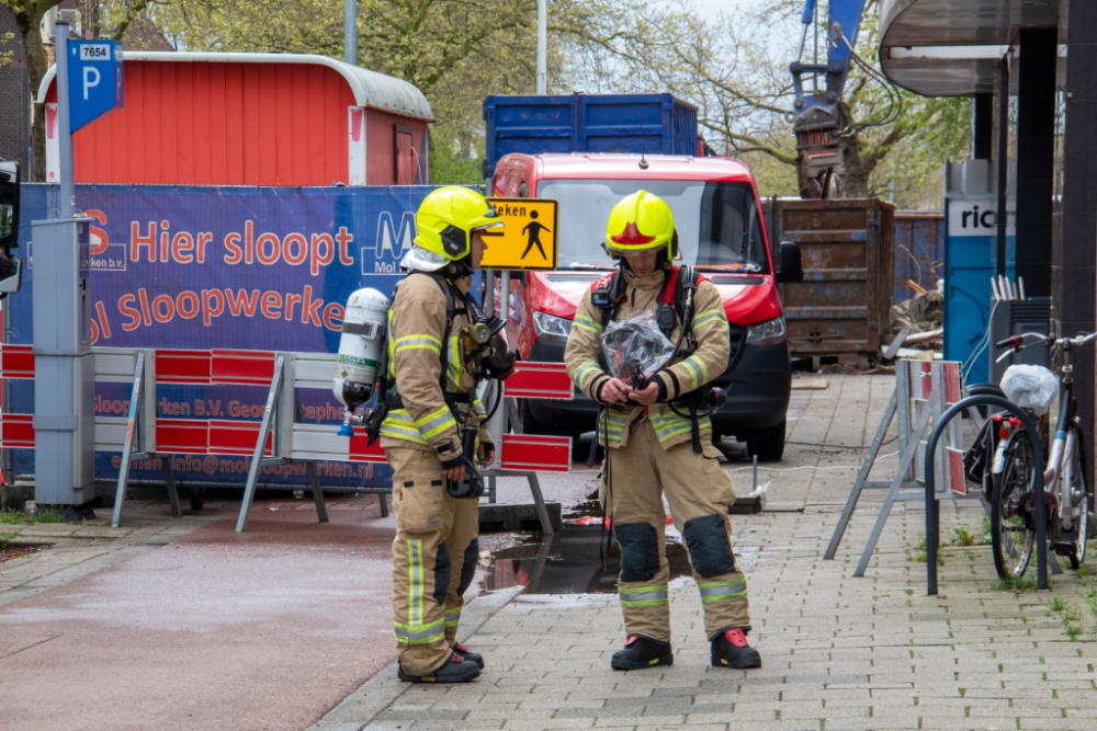 Gaslek op straat bij voormalig tankstation aan Nieuwe Haven