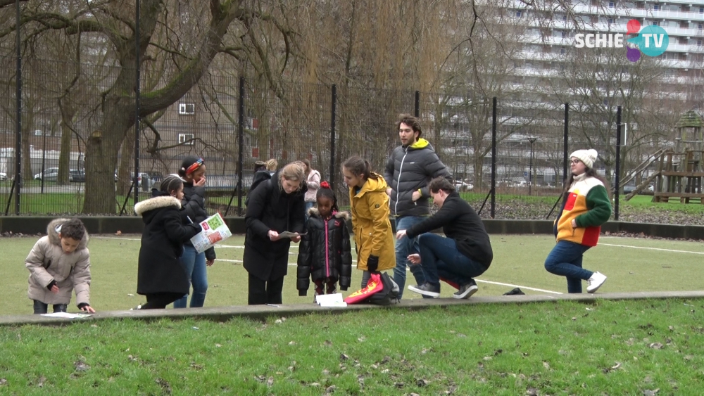 Speurtocht in de wijk voor kinderen, door jongeren