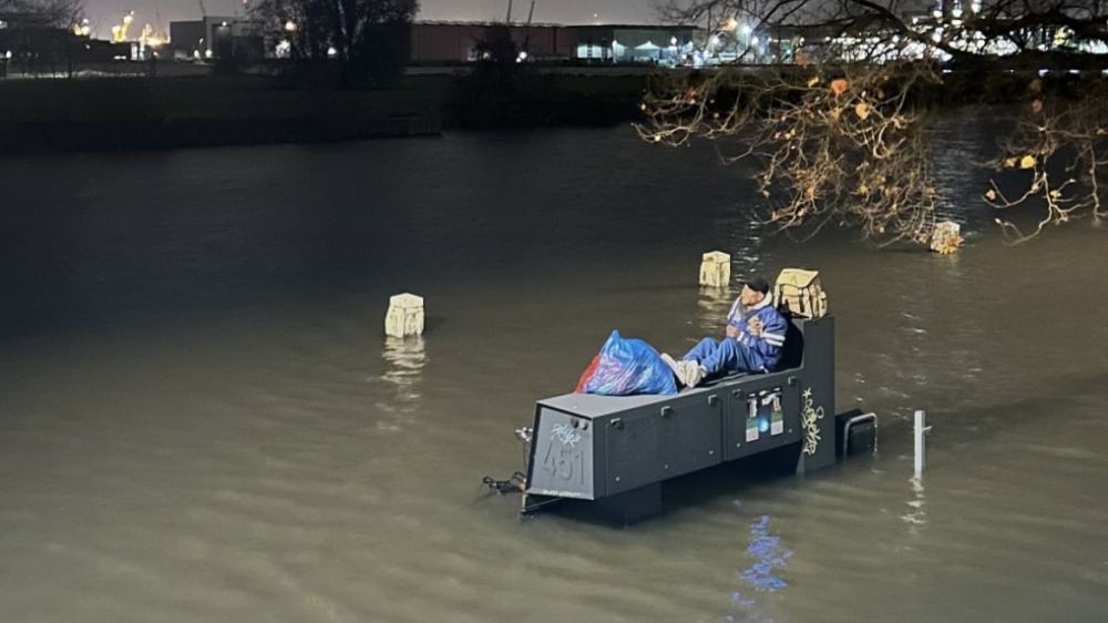 Geen kant meer op door hoogwater