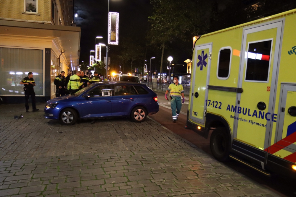 Aanrijding tussen auto en scooter in het centrum