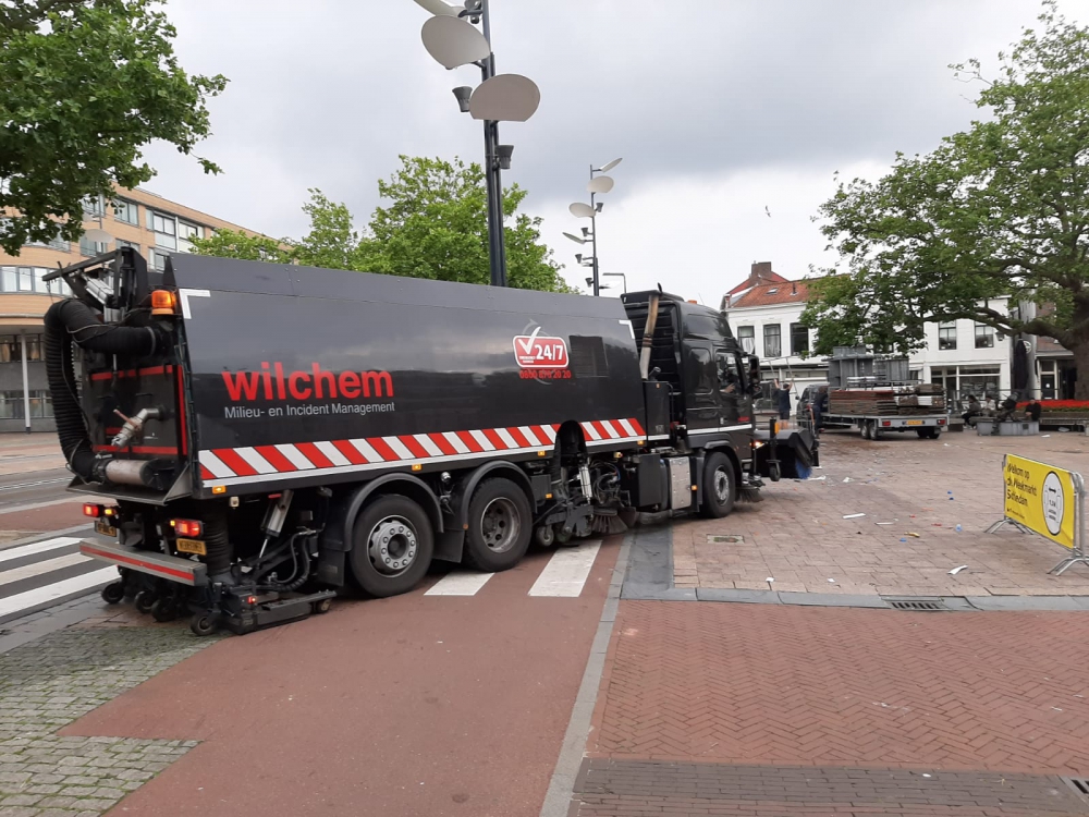 Gemeente ruimt oliespoor in centrum op