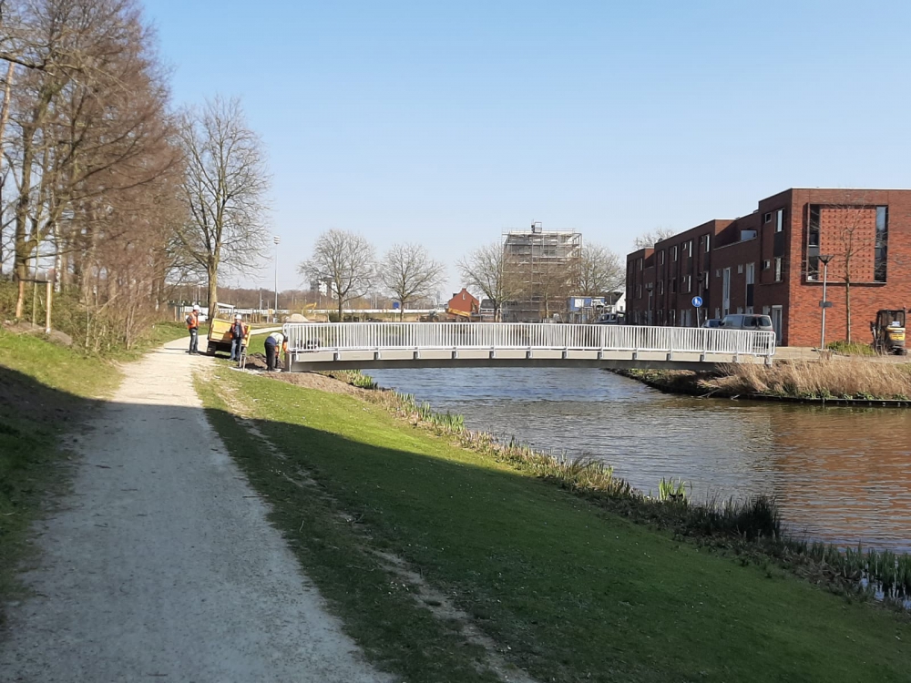 Over het Water heeft een nieuwe brug over het water