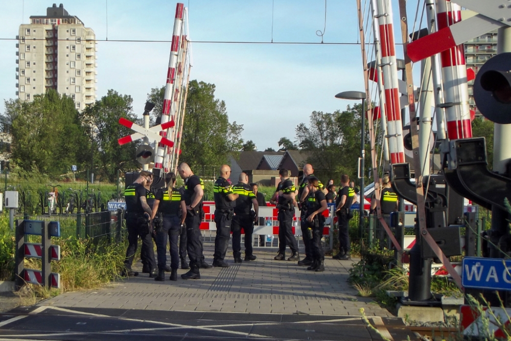 Vechtpartij &#039;met 100 jongeren&#039; in metro Hoekse Lijn