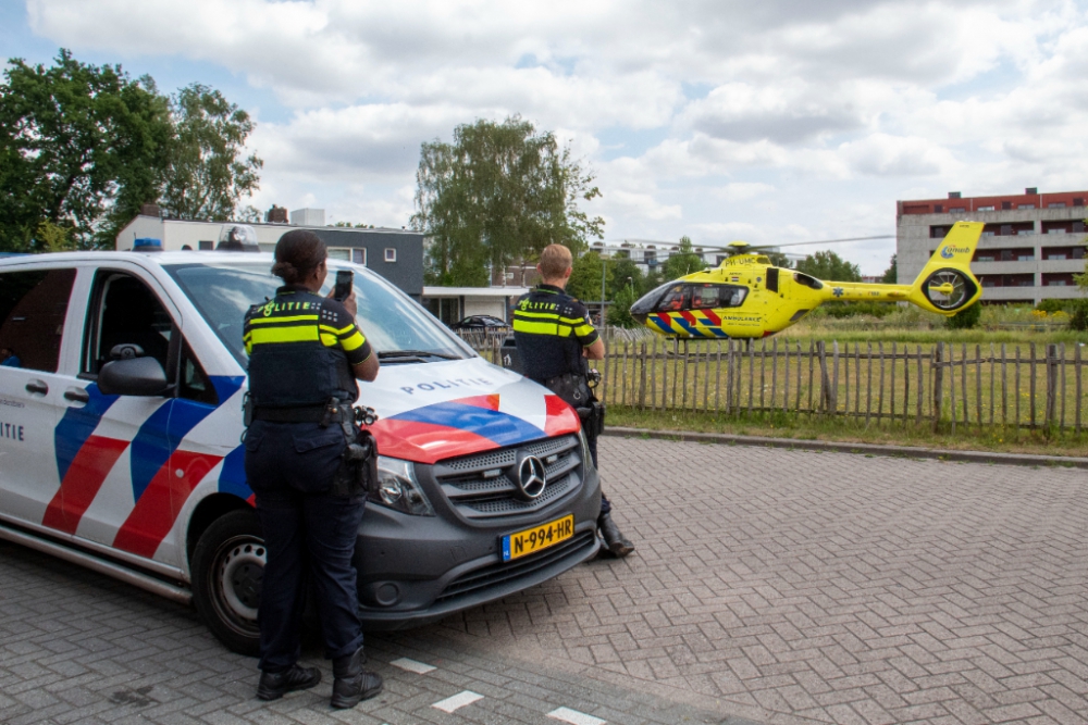 Traumahelikopter ingezet voor gevallen vrouw in scootmobiel op Nieuwlandplein