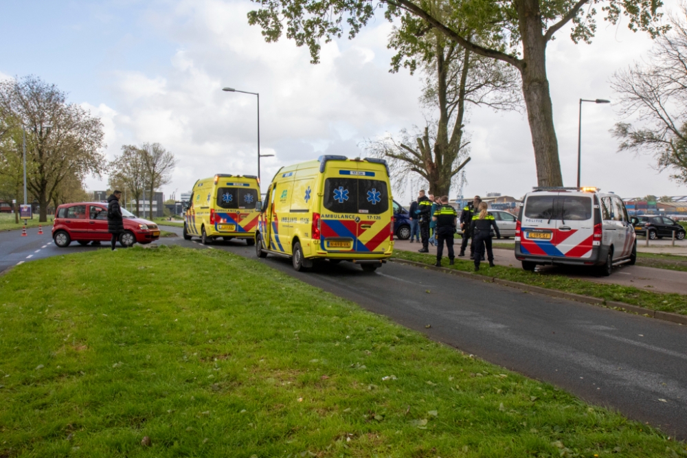 Moeder en kind raken gewond bij aanrijding