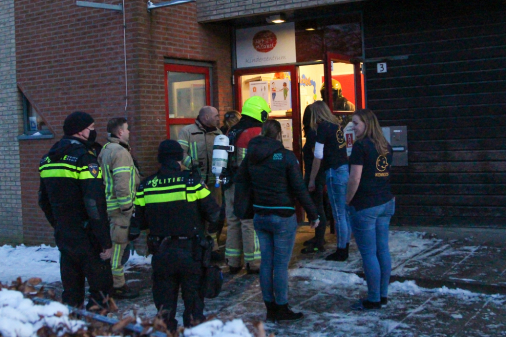 Medewerkers kinderdagverblijf blussen brand