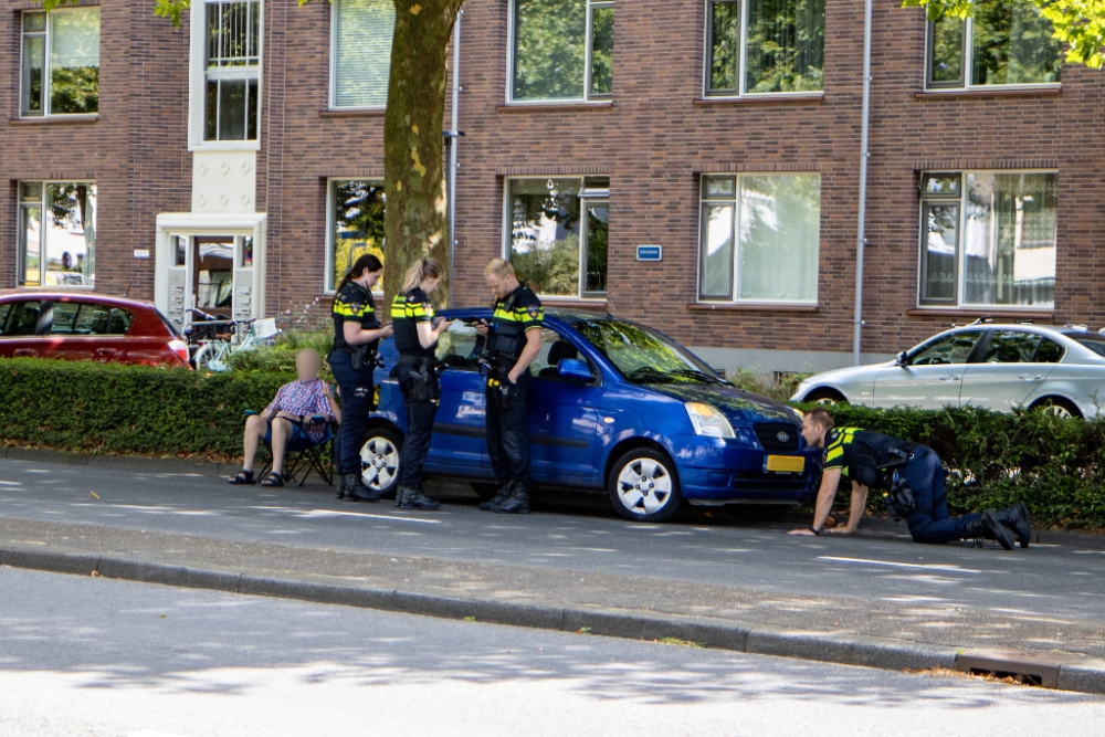 Automobilist verliest macht over het stuur