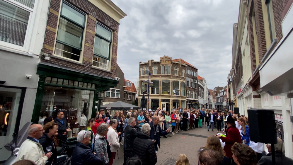 Hoe gaat het nu, na precies een jaar, met de chocolade automatiek op de Hoogstraat?