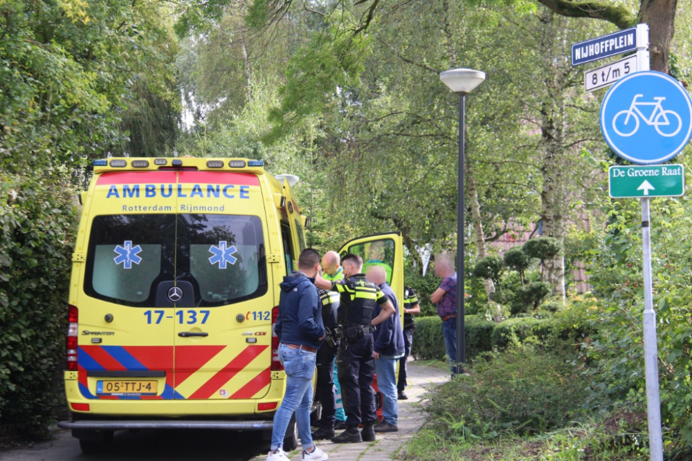 Botsing tussen twee elektrische fietsen op Nijhoffplein