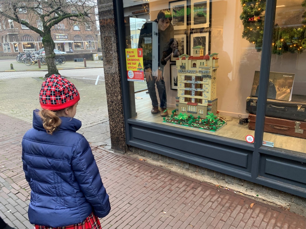 Winkelbeleving in coronatijd: speurtocht langs etalages in Schiedam Centrum