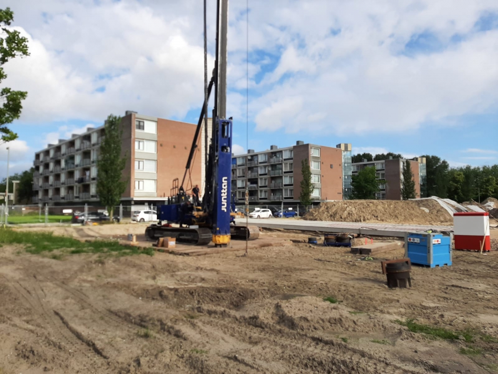 Het heien is begonnen in Nieuwland