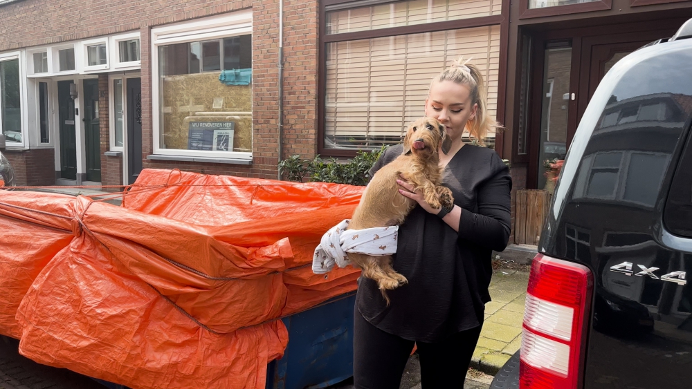 Coen raakt verlamd tijdens het doen van z&#039;n behoefte: “Hij gilde het uit van de pijn”