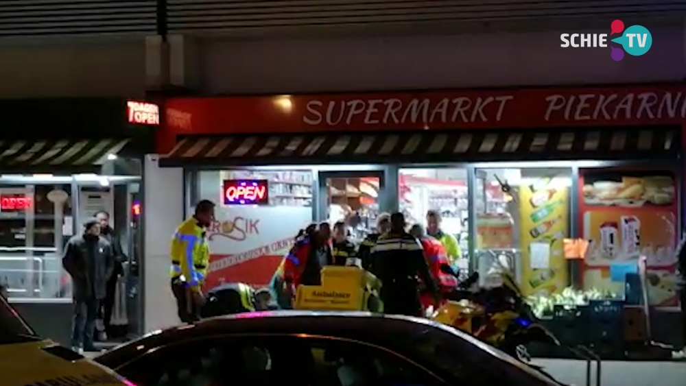 Man zakt in elkaar in supermarkt