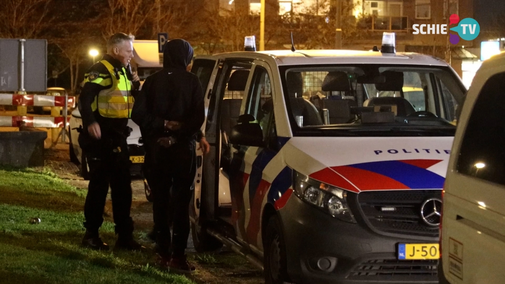 Zeven aanhoudingen bij controle op Bachplein