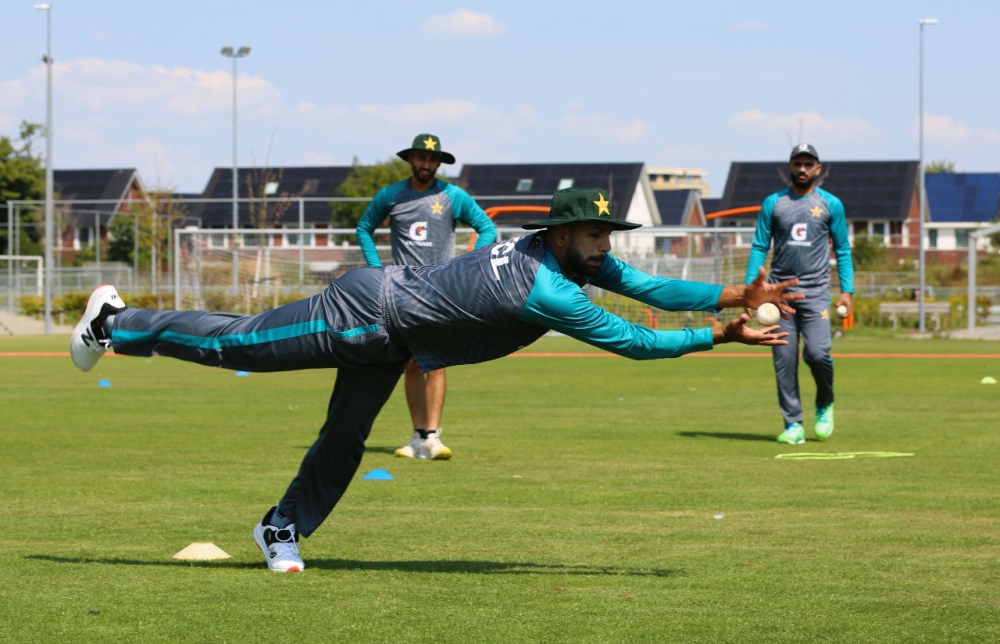 Pakistaanse nationale cricketploeg op training bij Hermes DVS: ‘Dit is hartstikke mooi’