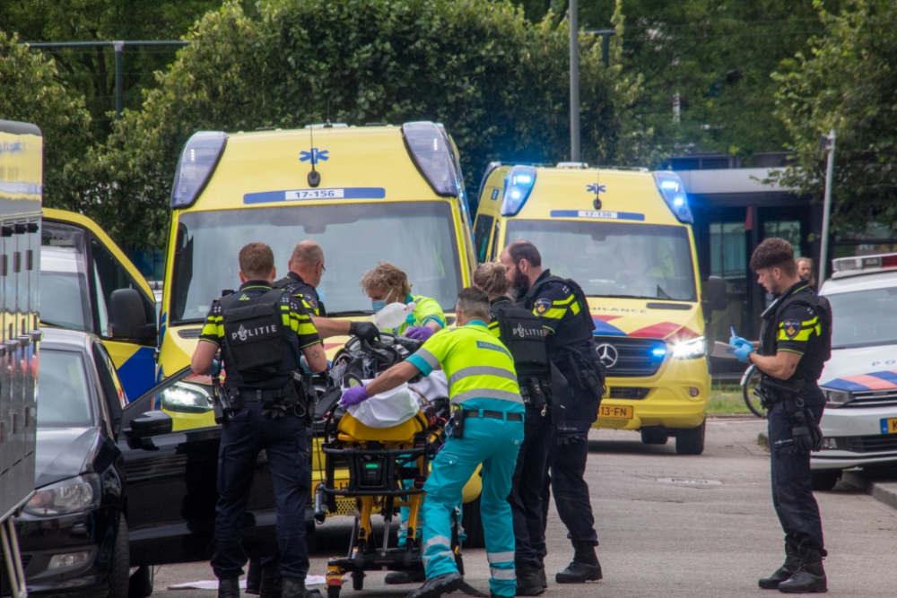 Man zwaargewond op de Loeffstraat; politie bevestigt schietincident