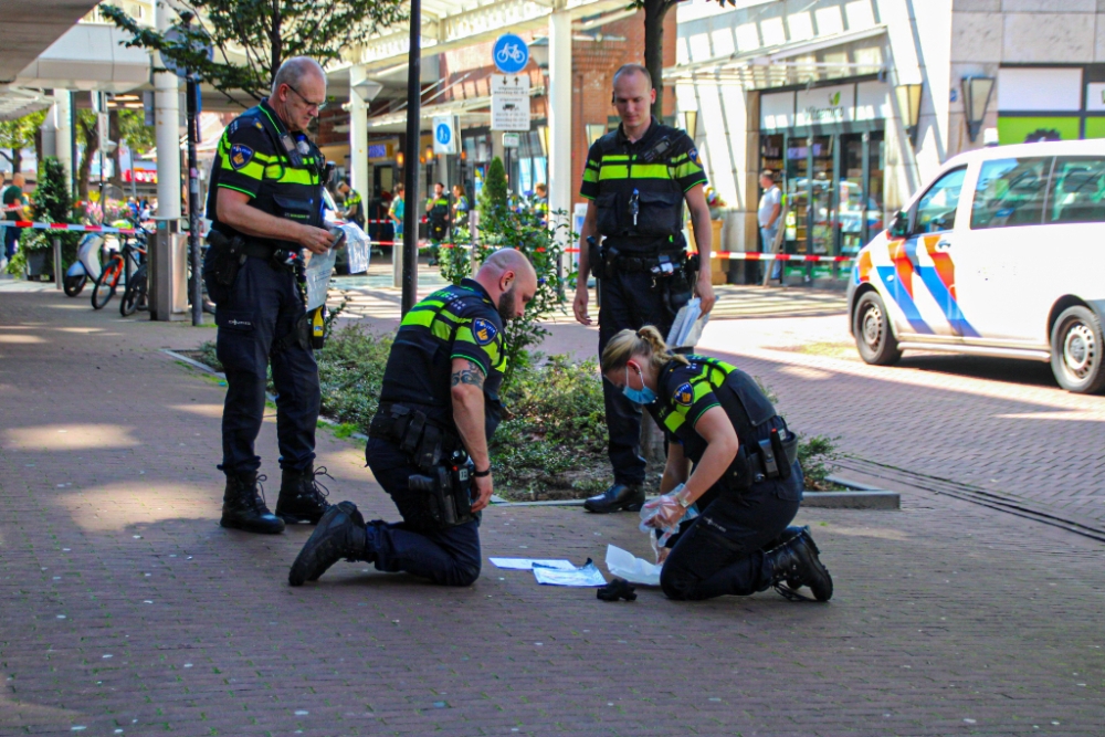 22-jarige overvalt juwelier in Vlaardingen en steekt man neer: ‘Breekt mijn hart’