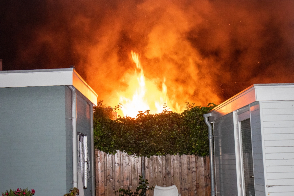 Schuur in brand zorgt voor extra inzet brandweer