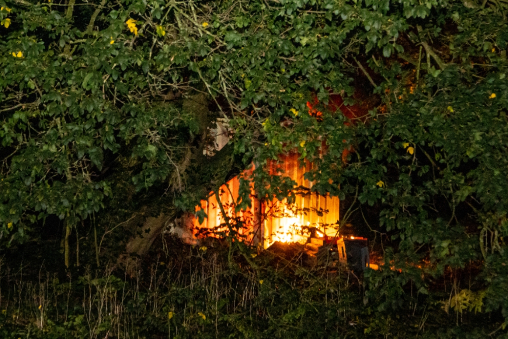 Brand in schuurtje aan de rand van het Prinses Beatrixpark