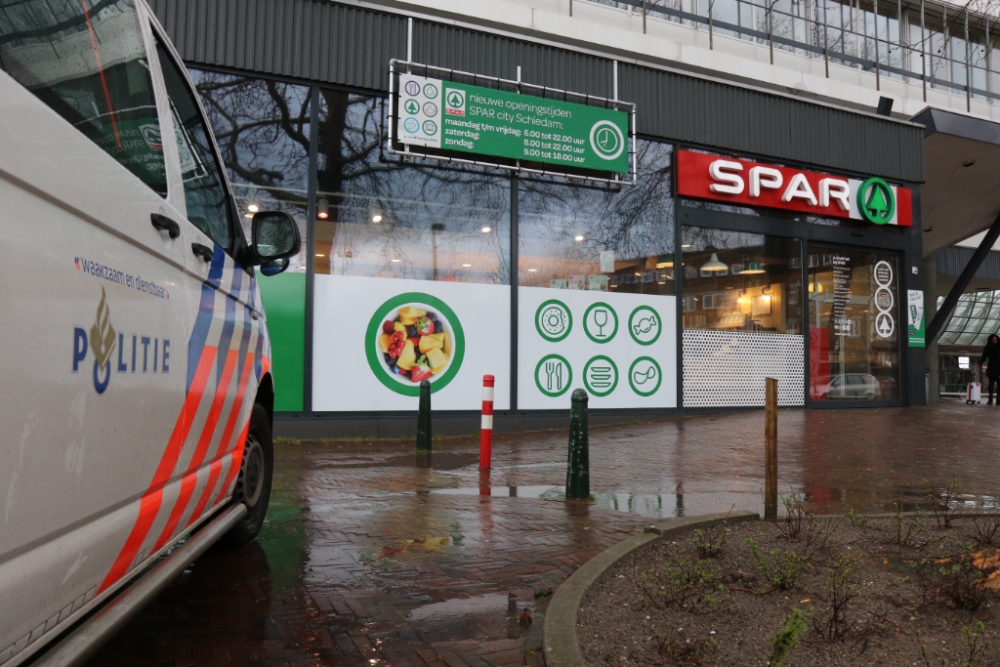 Politie vraagt om hulp bij opsporing overvaller Spar