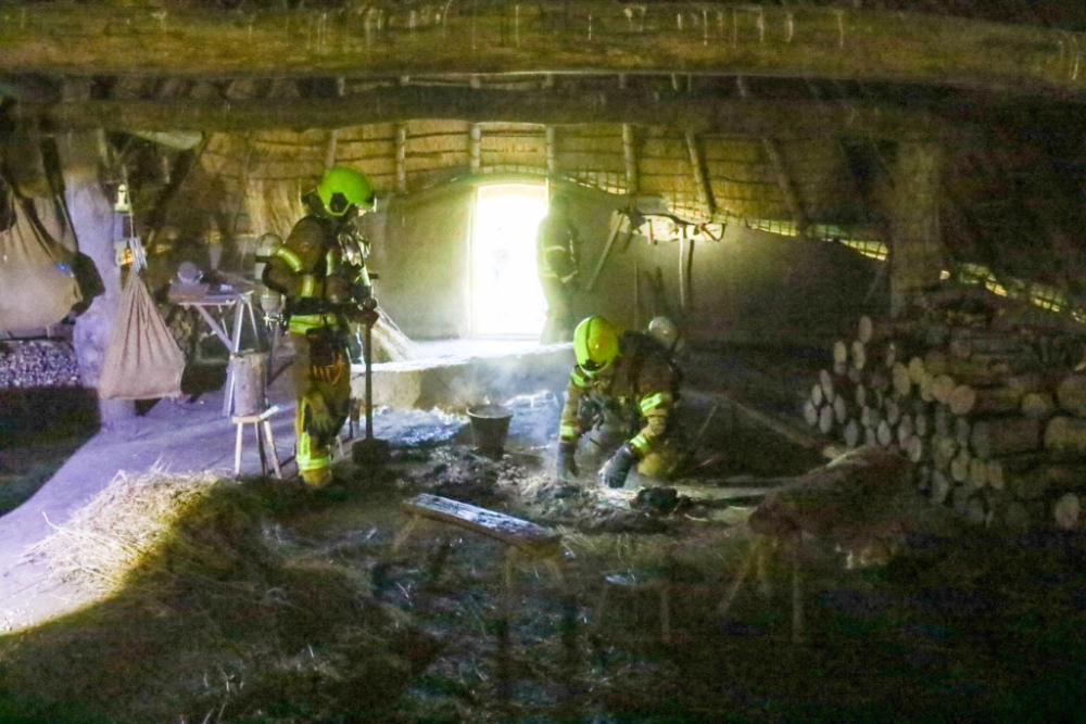 Brand in het educatief archeologisch erf in de Broekpolder