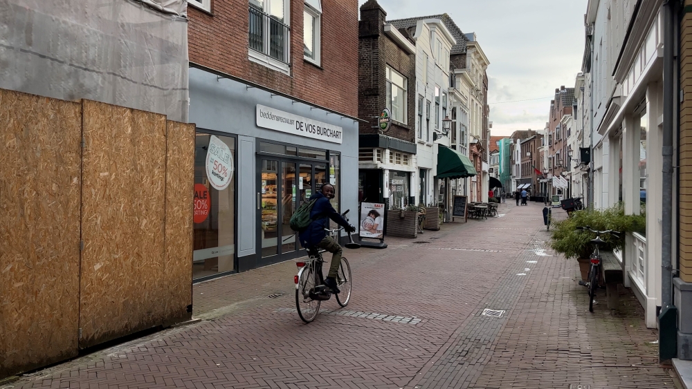 Gemeente verwacht ‘kleurrijke en nette’ Hoogstraat met geveltuintjes, maar ondernemers uiten zorgen