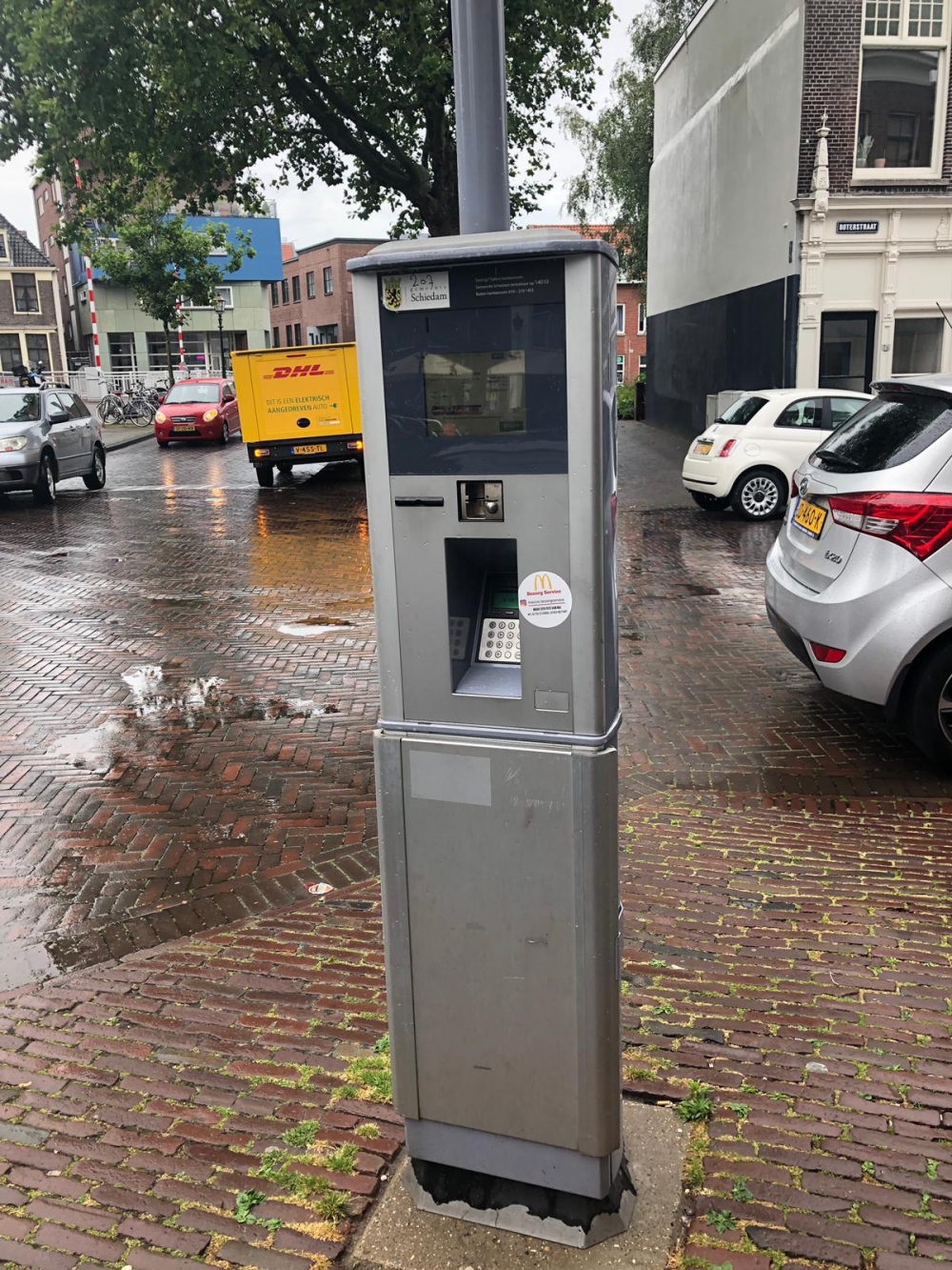 Aardige man of vrouw met parkeerprobleem blijkt oplichter