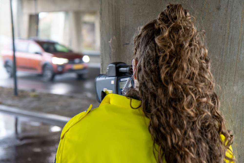 Verkeerscontrole op de grens: gladde bandjes, onder invloed en hardrijders