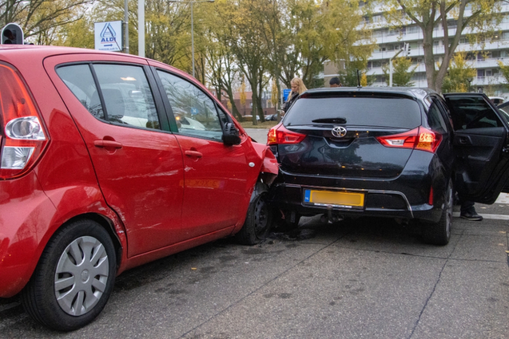 Waar is nou toch m&#039;n rempedaal? Vijf auto’s beschadigd