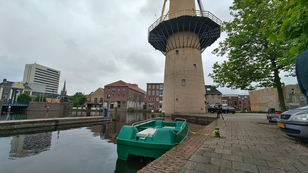 Waterfietsend door de stad; ‘Schiedam vanaf het water is prachtig’