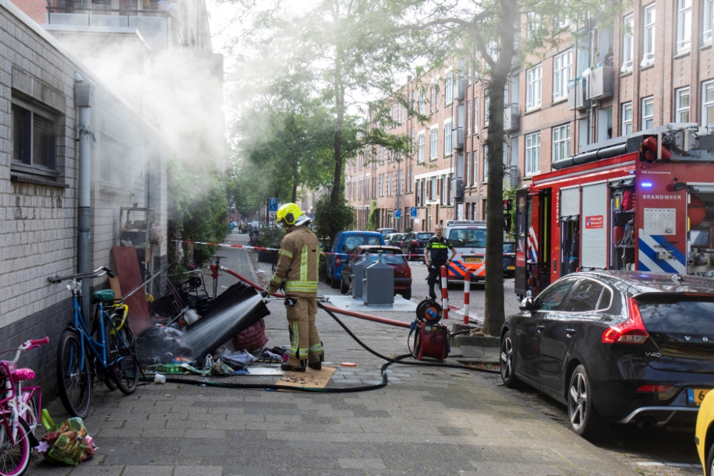 Veel rook bij brand in kelderruimte