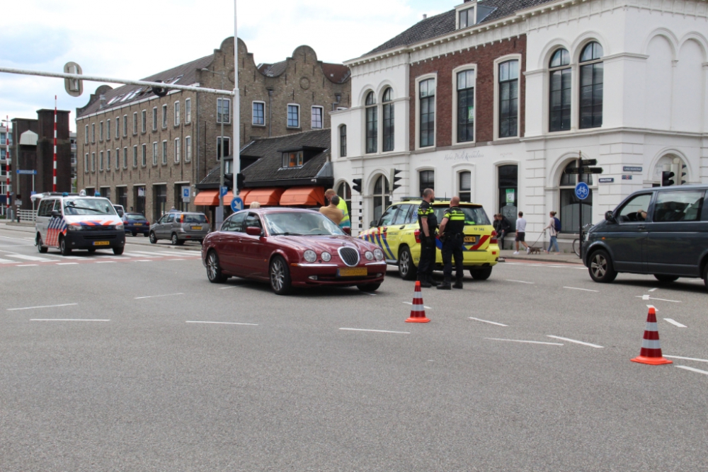 Fietsster gewond geraakt bij aanrijding met auto