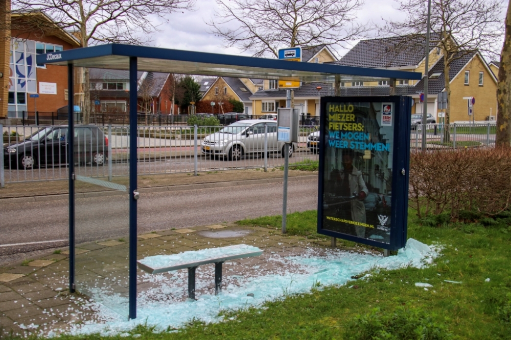 Een nacht vol vernielingen in Schiedam-Noord