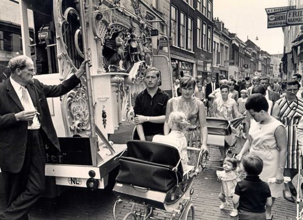 Lezing Volksvermaak in Zwart Nazareth