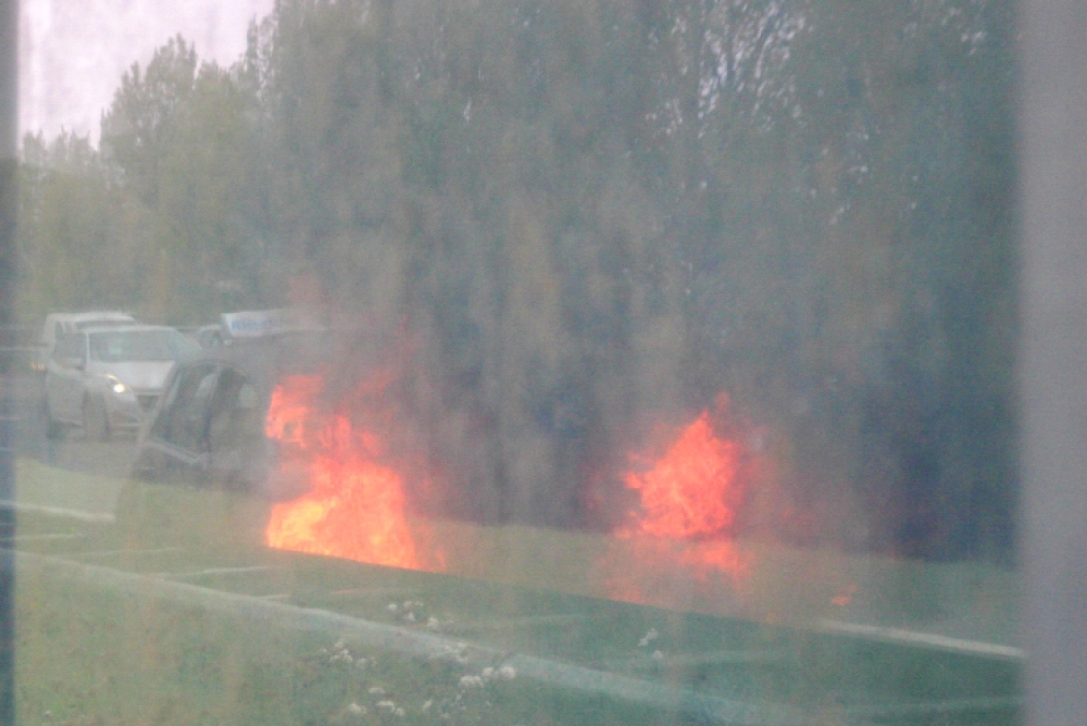 Lange files door autobrand bij Beneluxtunnel